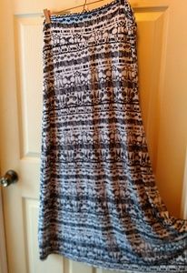 White & black geometric maxi Sz M by Dynamite